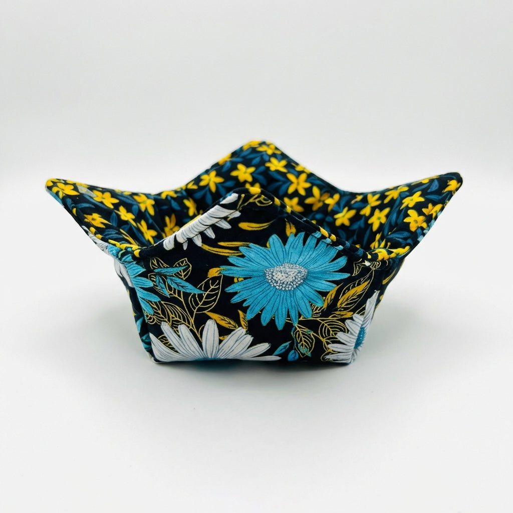 Blue Daisy Field – 10” Quilted Bowl Cozy (Microwave Safe)