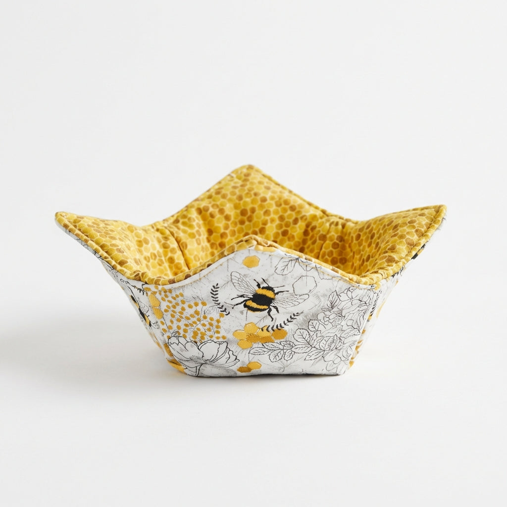 Golden Honey Bee – 10” Quilted Bowl Cozy (Microwave Safe)